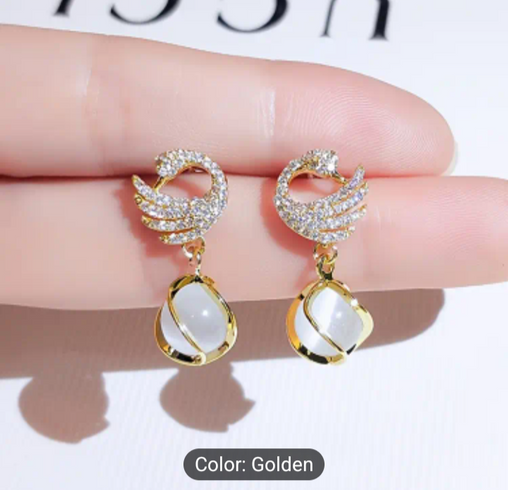 Elegant Earrings With Sparkling Rhinestones